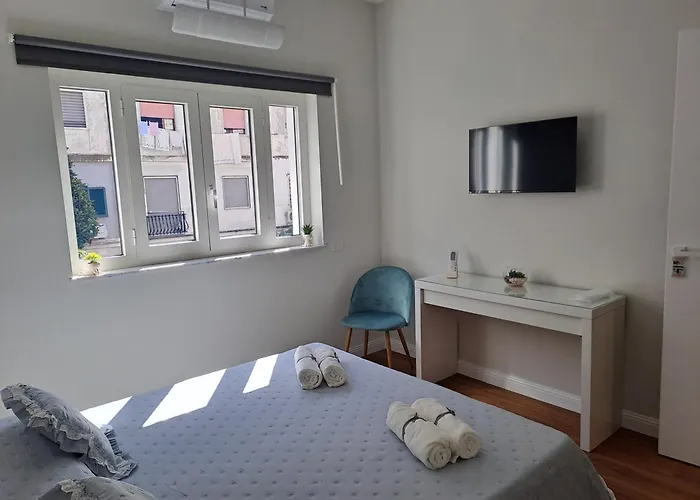 Veronica' S House